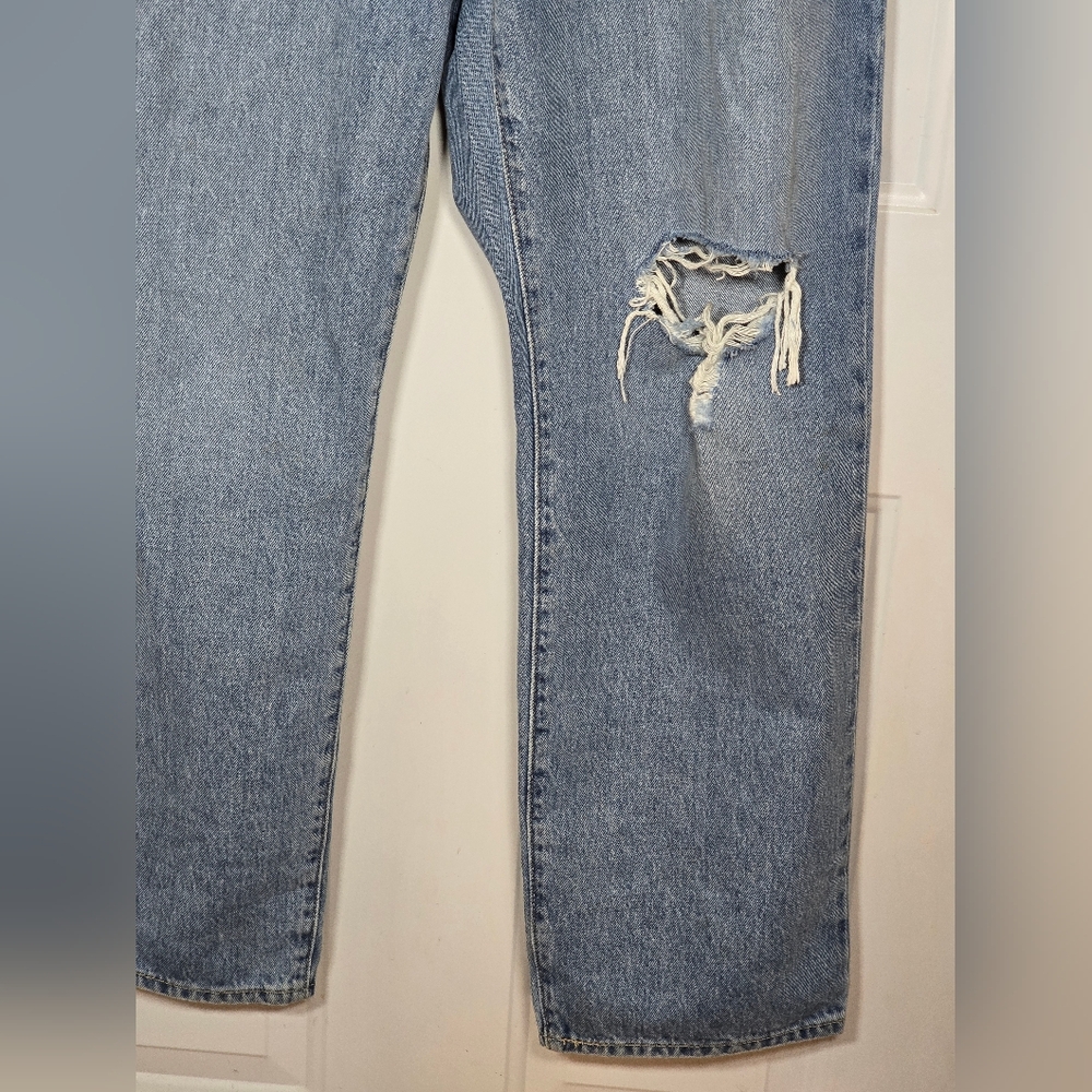 Levi's '94 Baggy Blue Distressed Higg Rise Jeans - Picture 4 of 11